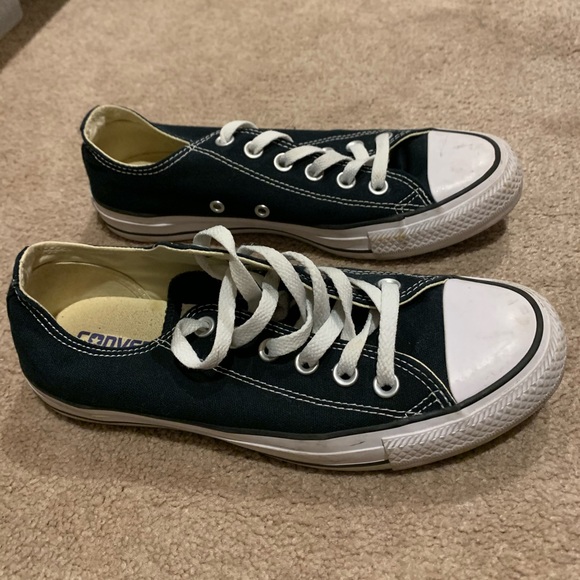 Black and white converse sneakers - Picture 3 of 5